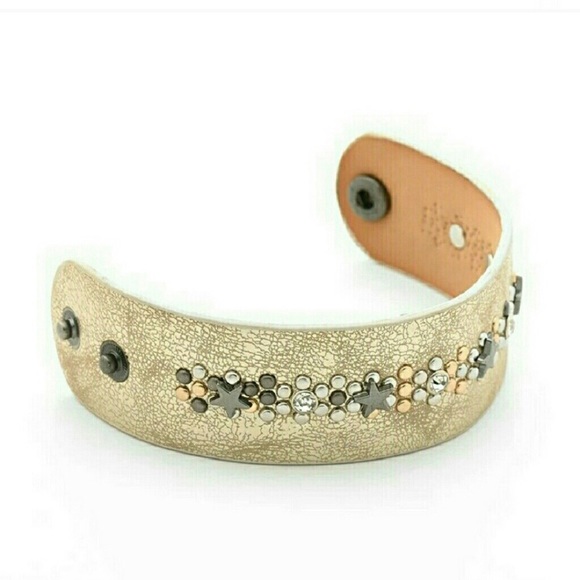 Leather Star Rivet Cuff - Picture 3 of 5